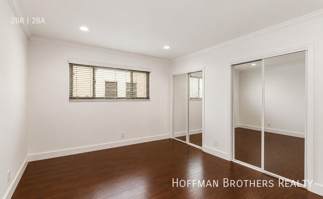 Photo - 8730 Charleville Blvd Unidad 102