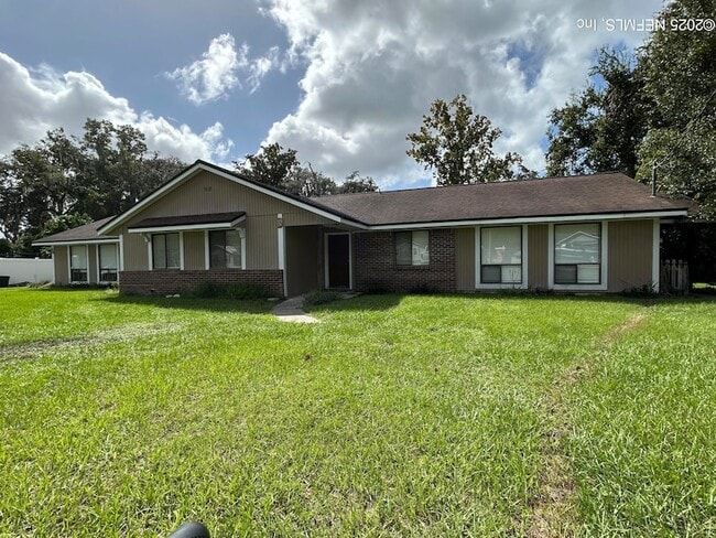 Building Photo - 808 Meadowbrook Dr Unit B