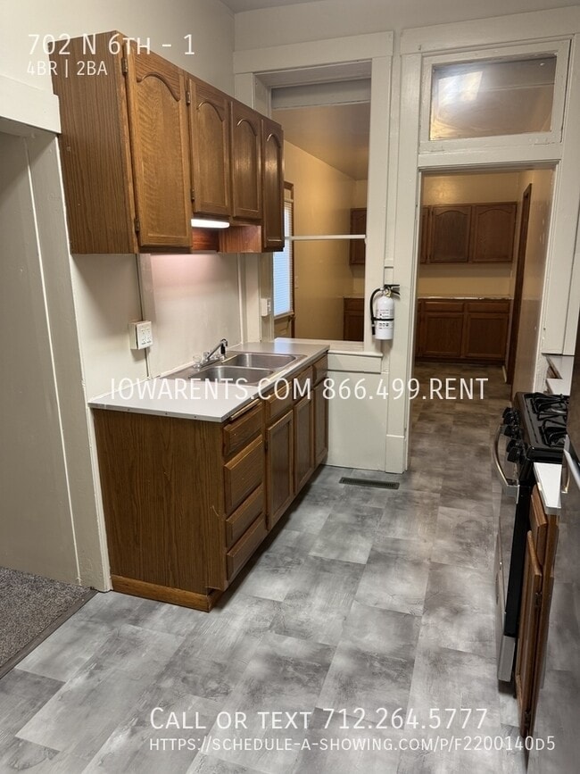 Building Photo - 702 N 6th Unit 1 Rental