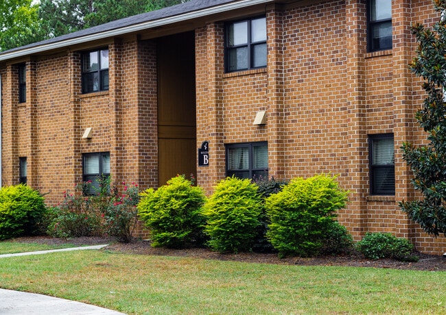 Photo - Pinewood Manor Apartments