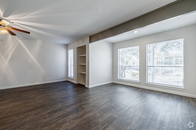 1BR, 1BA - 762SF - MacKenzie Pointe