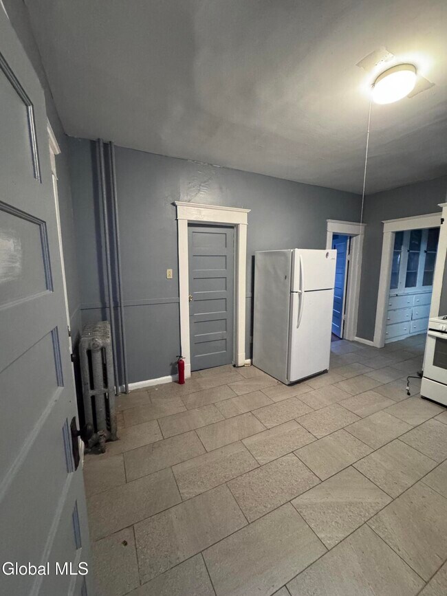 Photo - 254 Sheridan Ave Unit 2
