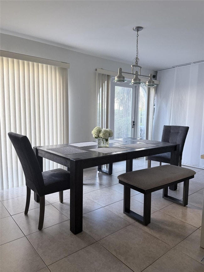 Photo - 6671 Via Regina