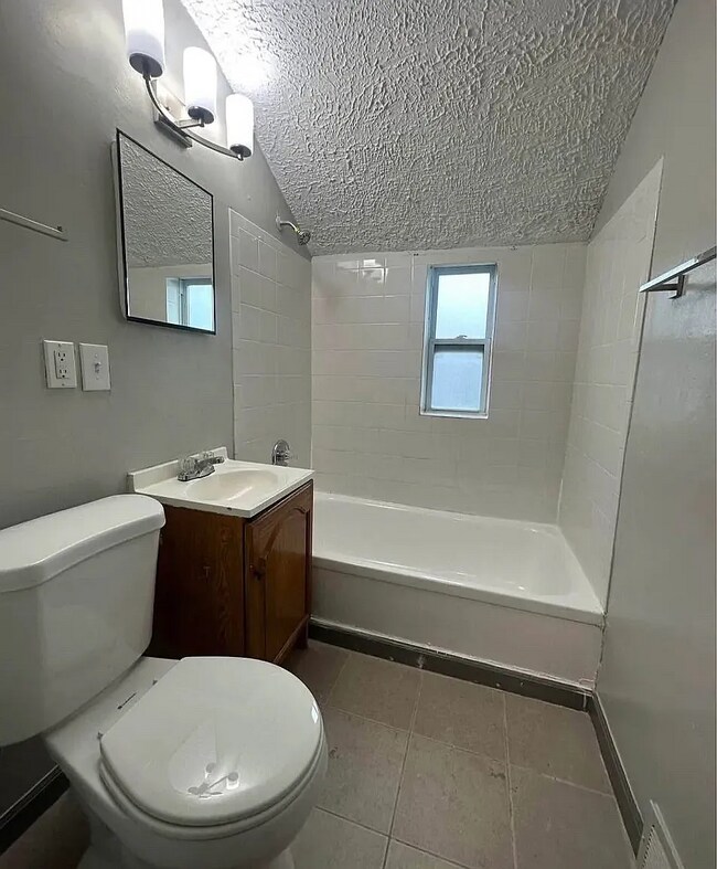 Photo - 1-3 bedroom garden style & townhouse Unit 425