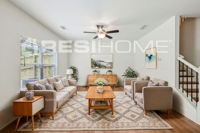 Photo - 1602 Barrow Xing Blvd