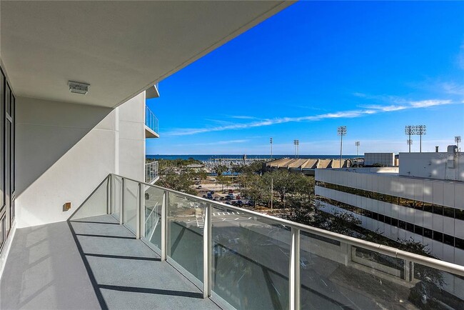 Photo - 175 1st St S Unidad 704