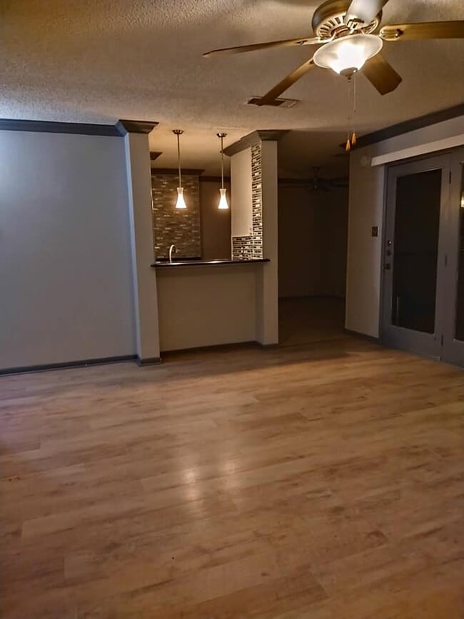 Photo - 1108 Harwell Dr Unit Cloisters Condominuns