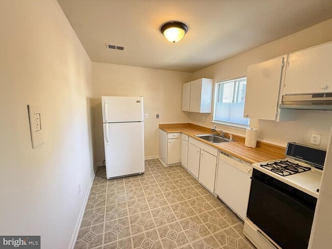 Photo - 8415 Benecia Ct