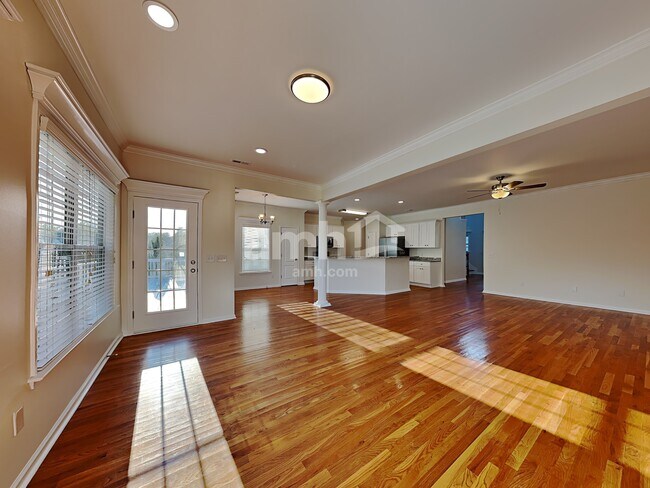 Photo - 110 Mercer Dr