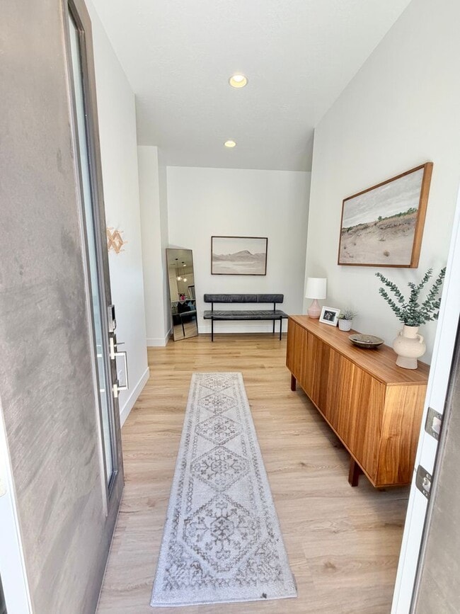 Photo - Woodlands Estates Furnished Townhomes