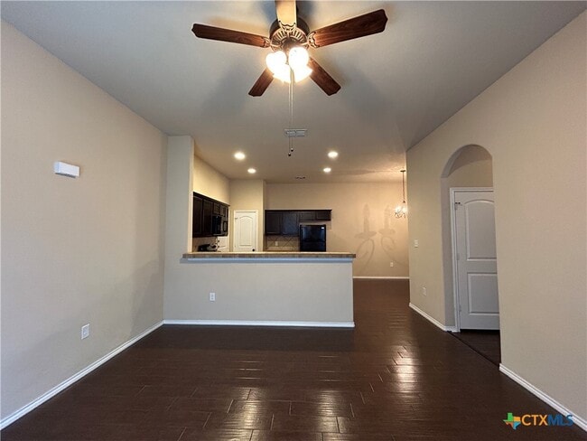 Photo - 697 Creekside Cir