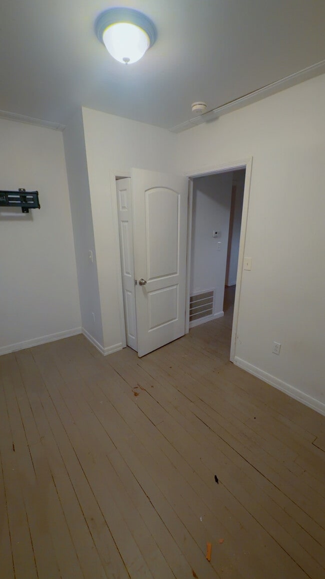 Photo - 176 W Delavan Ave Unit Upper