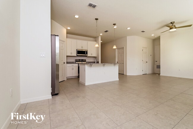 Photo - 315 Corbel Ln