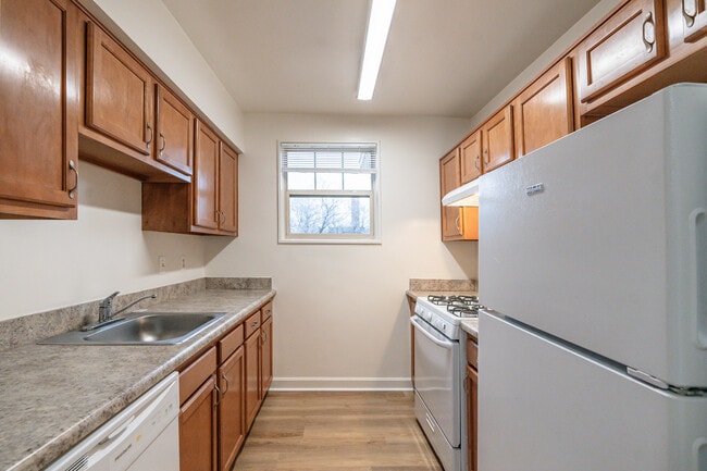 3HAB, 1,5BA - 898 ft² - Maplewood Apartments