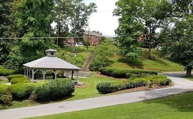 Photo - 35 Spring St