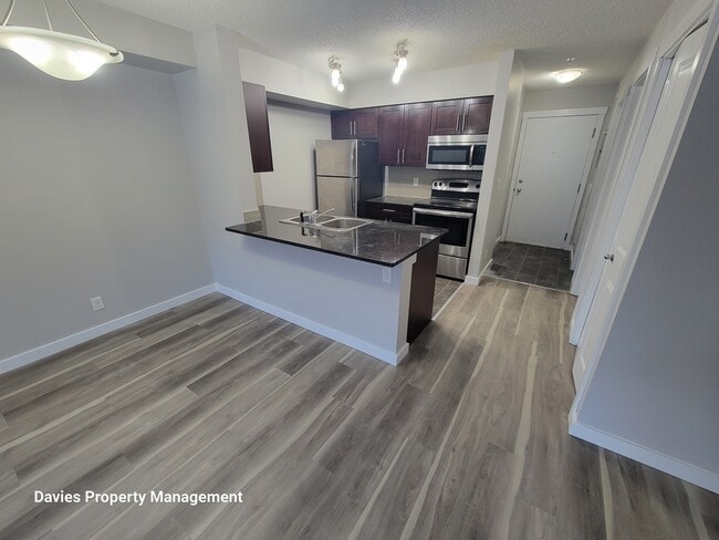 Photo - 3211 James Mowatt Trail SW