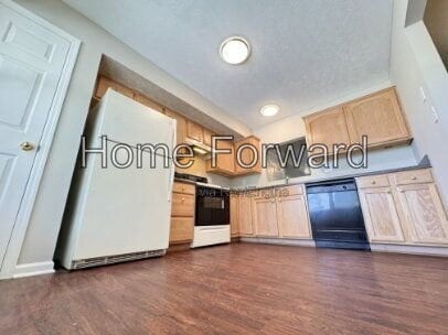Photo - 835 W Maxwell St