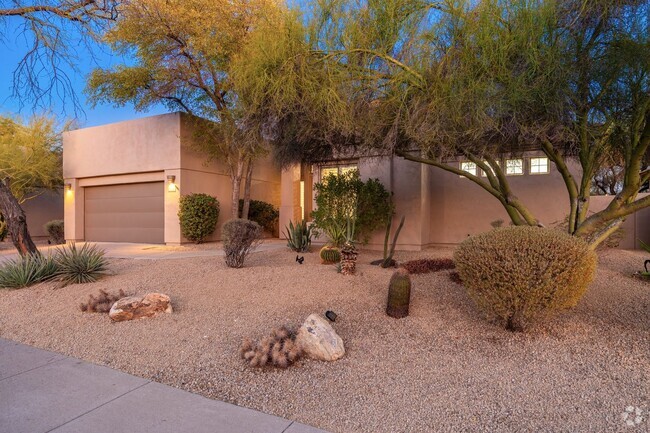 Building Photo - Stunning 2 bed, 2 bath home in the Terravi...