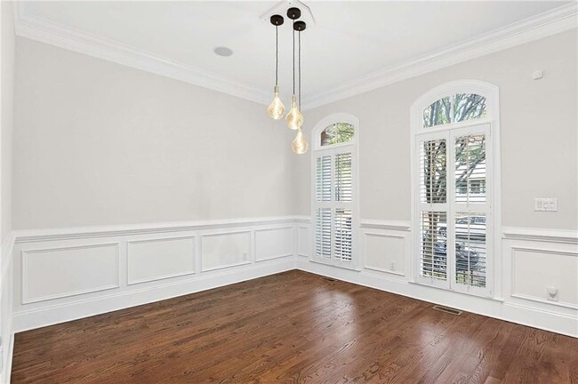 Photo - 841 Inman Vlg Pkwy NE