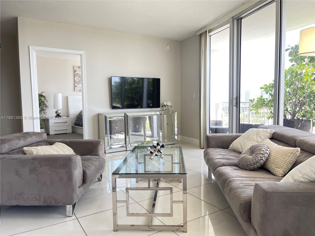 Photo - 1750 N Bayshore Dr