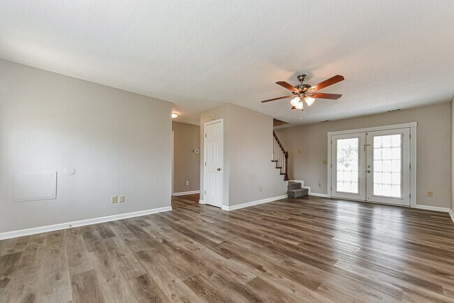 805 Forest Ridge Dr