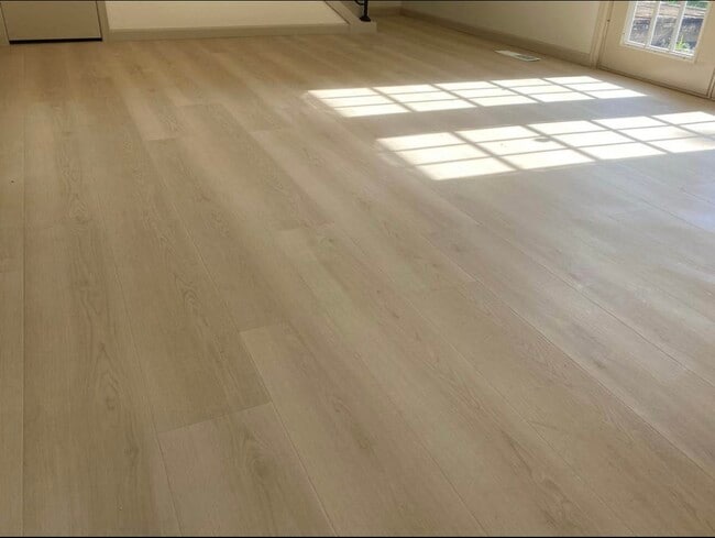 Photo - 11707 N Francis Ave