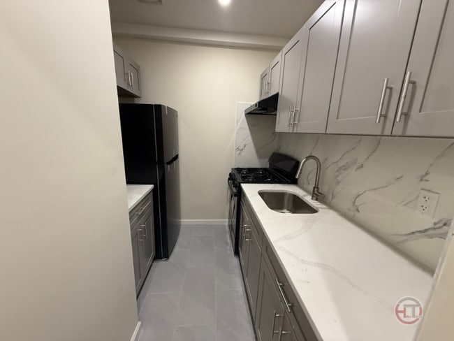 Building Photo - 1985 Southern Blvd