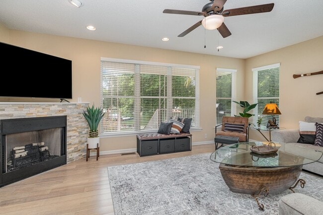 7815 Lucy Ln