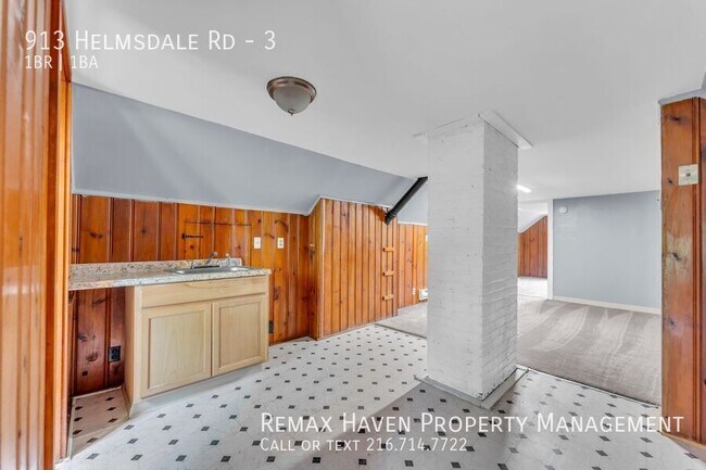 Photo - 913 Helmsdale Rd Unit 3