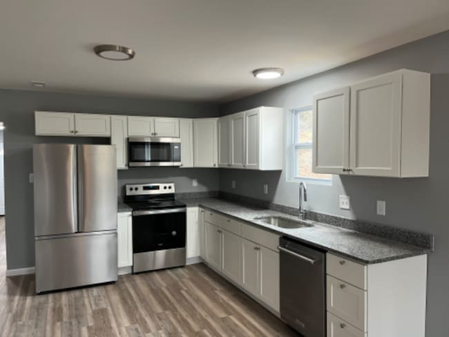 Photo - 1134 Simpson St