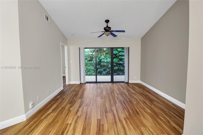 Photo - 10111 W Sunrise Blvd Unidad 303
