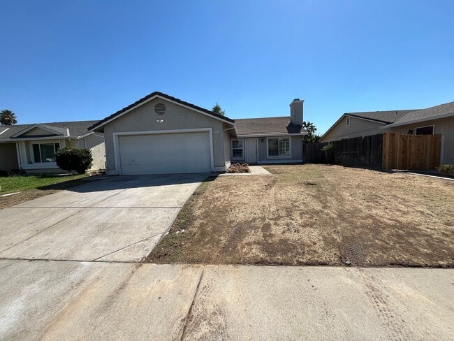 Building Photo - Newly Renovated - 3Br/2BA/ 1440SF Coming S... Rental