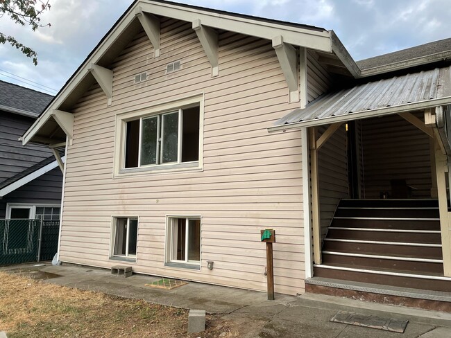Photo - 5064 7th Ave NE