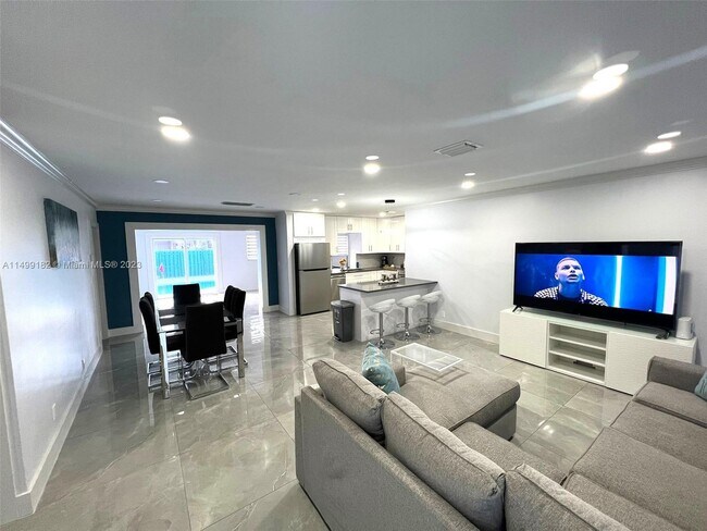 Photo - 2010 N 31st Ct