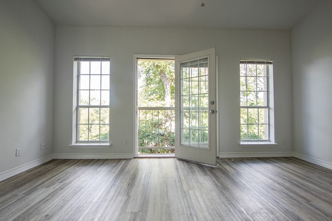 Photo - San Remo Apartments