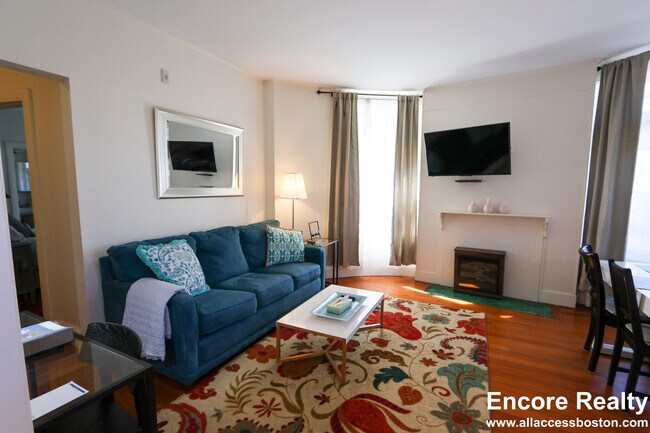 Photo - 1871 Beacon St Unidad 3