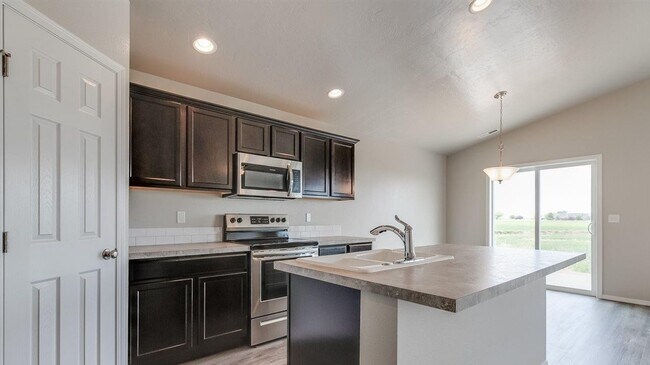 Photo - Coming Soon !!! Great location, 3 bedroom ...