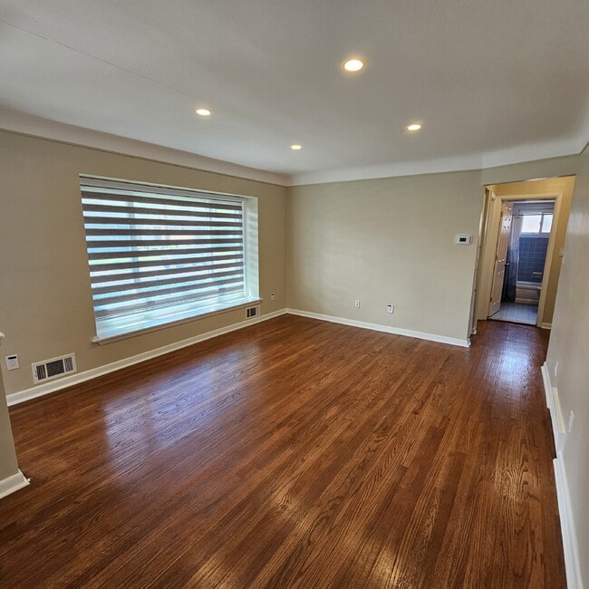 Photo - Updated 3 Bedroom w/ Granite, updated cabinets + Stainless Appliances in Kitchen – 1.5 Bath, Semi...