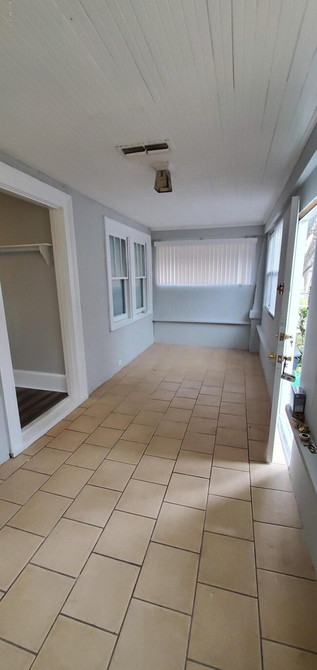 Photo - 1218 Challen Ave