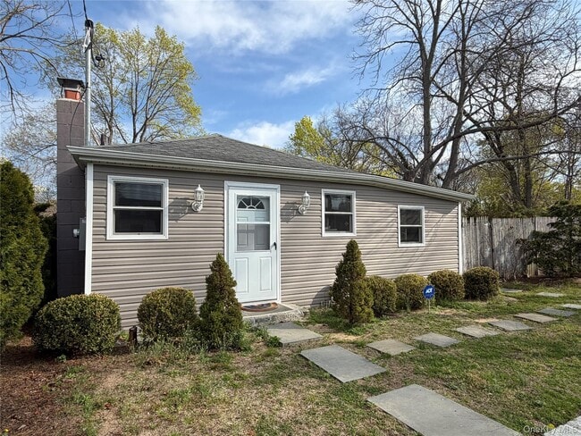 Photo - 253 E 17th St