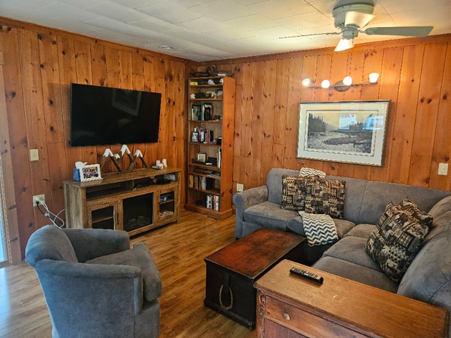 Building Photo - 580 Partridge Lake Rd Rental