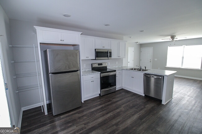 Photo - 124 Callaway Cres
