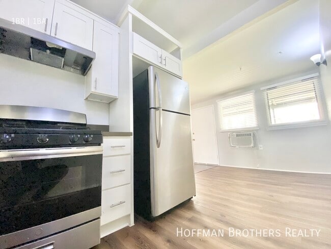 Photo - 5706 La Mirada Ave Unidad 5A