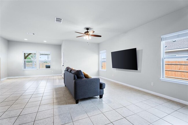 Photo - 237 Driftwood Ln