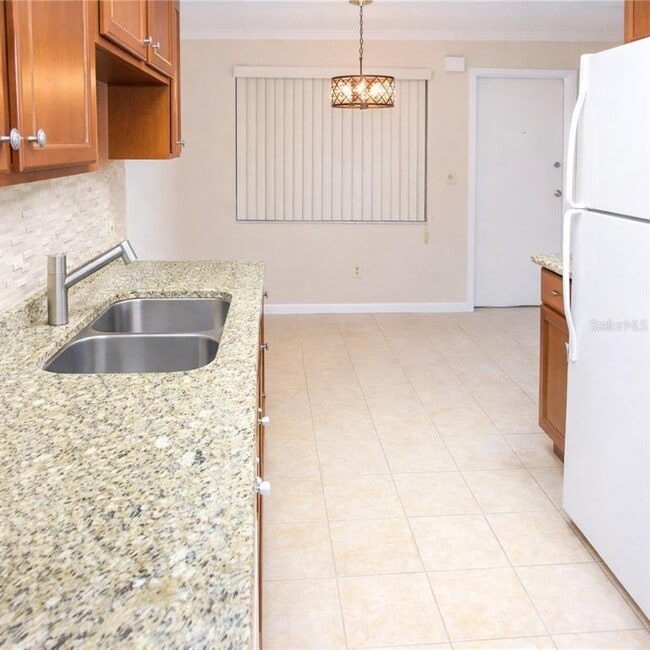 Photo - 5273 Vineland Rd Unit 103