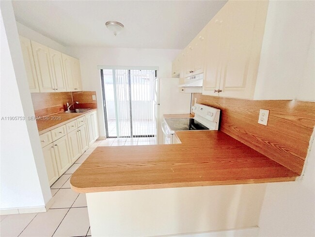 Photo - 2740 W 63rd St Unit 104