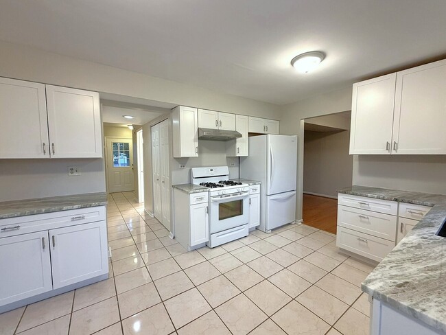 800 Stanford Ln