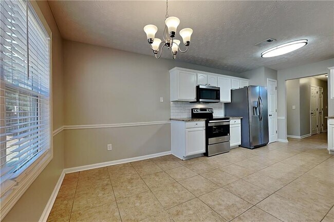 Photo - 917 Tucker Ln