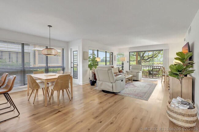 Photo - 334 Brackenwood Cir