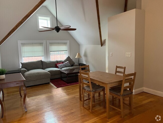 Building Photo - FG Rooms and Short Term Rentals Unit 436 Prospect Apt 5